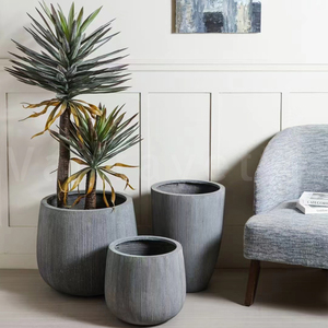 Pots de fleurs Vic Black pour l'extérieur, pots de jardin pour porte d'entrée, pots de fleurs en ligne, grands pots de fleurs pour l'extérieur, re-plantation d'orchidées - Product Image 2