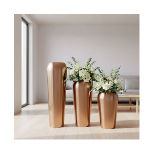 Grand vase en or rose, pot de fleurs décoratif en acier inoxydable poli, adapté aux hôtels haut de gamme, aux jardins en terrasse de villas - Product Image 2