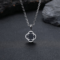 Pendentif Trèfle à Quatre Feuilles Moissanite VVS Iced Out en Argent Sterling 925, Charme Trèfle Porte-Bonheur, Style Urbain Streetwear Hip Hop, Cadeau pour Artistes