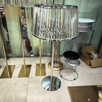 Lampe de table en forme de bougeoir en cristal transparent, bougeoir en métal doré de luxe pour mariage, décoration de table de fête à domicile