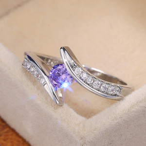 Anello Rotondo con Zirconi da Donna, Elegante e Minimalista, con Micro Pavé, Versatile per l'Uso Quotidiano e da Viaggio, Gioiello di Tendenza - Product Image 2
