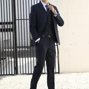 Costumes pour hommes 3 pièces personnalisés en Chine vente en gros costumes de <span class=keywords><strong>mariage</strong></span> pour hommes à bon <span class=keywords><strong>prix</strong></span> - Product Image 2
