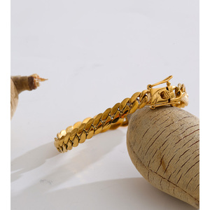 สร้อยข้อมือแบบ Cuban Link สแตนเลสสตีลชุบทอง <span class=keywords><strong>18K</strong></span> PVD รุ่น JINYOU 5659 ทนทาน สำหรับผู้ชายและผู้หญิง - Product Image 4