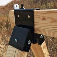 Supports de cibles en acier robuste 2x4 avec finition thermolaquée noire, fixation sur poteau en T pour support et accroche-cibles