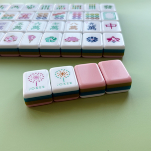 Ensemble de Mahjong <span class=keywords><strong>La</strong></span> Fête Rose Fumé Luxueux, 160 Tuiles Acryliques, Cartes Joker, Design Rayé Coloré pour Jeux de Société Familiaux et Fêtes - Product Image 3