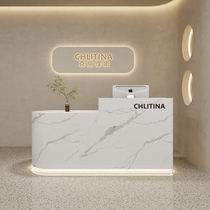 Bureau d'accueil incurvé en panneaux de bois, style minimaliste moderne, pour hôpital, salle de sport, bureau, immeuble – Mobilier commercial personnalisé - Product Image 3