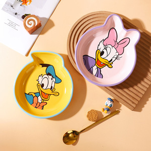 Assiettes en céramique en forme de <span class=keywords><strong>Mickey</strong></span> et Minnie 3D, mignonnes assiettes à petit-déjeuner et à collation en forme de dessin animé, assiettes en céramique irrégulières pour la vaisselle des enfants - Product Image 2