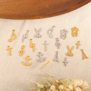 Amuletos de Vida Marina Dorados |   Colgantes de Acero Inoxidable con Baño de Oro PVD de 18K al por Mayor |   Impermeable, Hipoalergénico y Resistente al Deslustre - Product Image 5