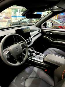 Toyota Crown conduite à gauche à vendre, nouvelle Toyota Crown Signia SUV 2026, véhicules hybrides transfrontaliers à énergie nouvelle, SUV - Product Image 4