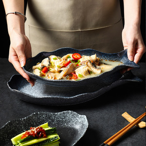 Vente en gros d'assiettes de style japonais rétro en céramique en forme de <span class=keywords><strong>poisson</strong></span> cuites à la vapeur pour restaurant assiettes de <span class=keywords><strong>poisson</strong></span> en porcelaine 12 pouces 14 pouces - Product Image 2