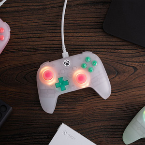 Manette filaire 8BitDo <span class=keywords><strong>Ultimate</strong></span> Mini pour <span class=keywords><strong>Xbox</strong></span> avec joysticks et gâchettes à effet Hall, compatible avec <span class=keywords><strong>Xbox</strong></span> Series et <span class=keywords><strong>Xbox</strong></span> Windows 10/11 - Product Image 4