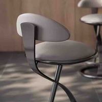 Moderner goldener drehbarer Barhocker mit gepolsterter grauer Samts itz lehne Ergonomisches Design Hochbar stuhl