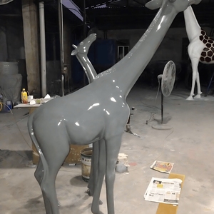 Sculpture de <span class=keywords><strong>girafe</strong></span> de dessin animé artificiel de jardin en résine de qualité supérieure réaliste pour la décoration de paysage dans les jardins et les jardins d'enfants - Product Image 5