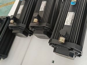 Moteur MDSKARS080-22 MFEMAXX112-22C1C Expédition Express DHL - Product Image 4