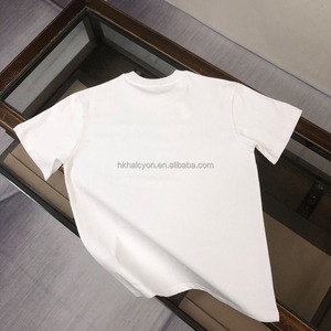 Camisetas Negras de Moda al por Mayor con Diseño de Triángulo Metálico – Compatible con OEM/ODM, Envío Rápido, Popular en los Mercados de Europa y EE. UU. - Product Image 6