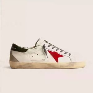 Chaussures Rétro Effet Vieilli pour Femme, Chaussures de Sport Plates en Cuir Effet Vieilli avec Étoiles pour Homme, Semelle Intérieure Rehaussante à Cinq Branches en Forme d'Étoile - Product Image 1