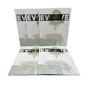 Impression de brochures et magazines à couverture souple de haute qualité avec reliure agrafée, papier couché brillant, vernis sélectif et découpe kiss-cut pour la publicité - Product Image 5