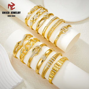 Gelang Baja Anti Karat Lapis Emas 18K dengan Kristal Rhinestone Desain Mewah Ringan untuk Pernikahan & Ulang Tahun - Product Image 1