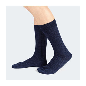 Vente en gros de chaussettes habillées en laine mérinos 100% de haute qualité bas d'hiver en tricot de luxe pour hommes avec logo couleur noire fabriqués en Italie - Product Image 2