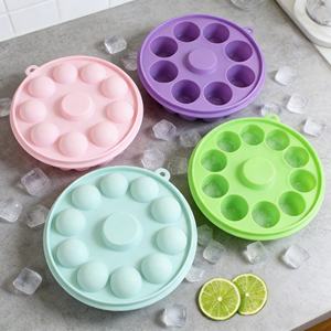 Molde de silicona reutilizable de alta calidad para cubitos de hielo, apto para alimentos, libre de BPA, con 33 cavidades en forma de panal y tapa. - Product Image 3