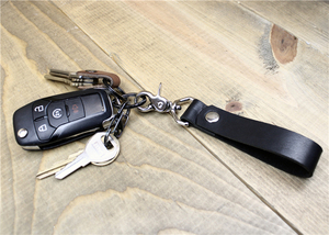 Porte-clés personnalisé en cuir véritable Horween Wickett & Craig, porte-clés en alliage de zinc écologique, durable, forme ronde - Product Image 6
