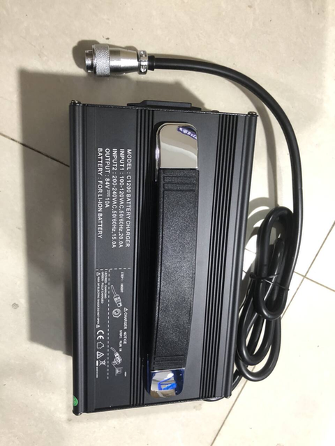 Fast Dispatch 72V 10A Battery Charger for Big Ebike 56ah/70ah Battery 10A Fast Changer 2026 Large Stock