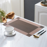 Sets de table en PVC tissé antidérapants de luxe de haute qualité, vente en gros directe d'usine, décoration de la maison, sets de table de salle à manger, style classique