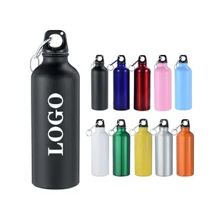 زجاجات مياه رياضية مخصصة من الألومنيوم بسعة 500 مل و600 مل و750 مل و1000 مل مع أغطية وكرافنات تُباع بالجملة من المصنع
