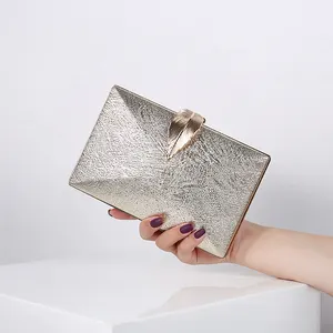 New factory outlet wholesale luxury ladies hand bags leaf clasp chains hand clutch bags