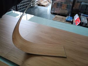 Plancher en vinyle SPC Unilin Click de 5,5 mm en matériau vierge profondément gaufré bois-plastique avec sous-couche IXPE - Product Image 4