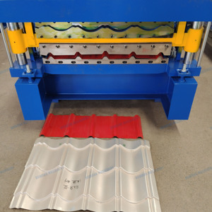 Machine de formage à froid pour tôles de toiture en tuiles émaillées double couche et panneaux trapézoïdaux, avec découpe hydraulique et commande PLC - Product Image 3