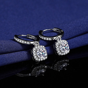 Pendientes de Aro con Diamantes Corte Princesa en Oro Blanco, Joyería de Boda para Mujer - Product Image 3