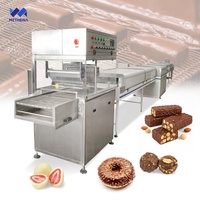 Machine automatique multifonctionnelle compacte pour l'enrobage et la fabrication de mini-beignets enrobés de chocolat