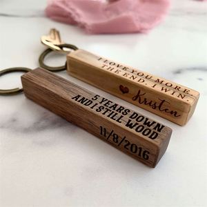 Porte-clés personnalisable en bois de chêne avec motif de boules imprimé UV, idéal pour porte, abri, garage, appartement ou hôtel, cadeau pour nouvelle maison - Product Image 4