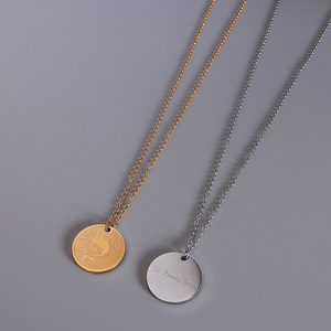 Collana di monete Lucky Little Prince in acciaio inossidabile alla moda collana di dischi rotondi placcati in oro 18K gioielli in acciaio inossidabile - Product Image 3