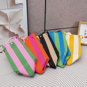Bolso de Hombro Tipo Cubo para Viaje y Compras, Tejido a Crochet, con Diseño Floral Elegante a Rayas, Duradero, Impermeable y de Gran Capacidad - Product Image 4