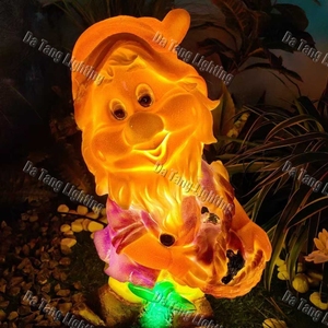 Décorations de Noël extérieures en fibre de verre multicolores à motif Blanche-Neige et les Sept Nains, éclairées par des lumières LED, indice de protection IP65 - Product Image 4