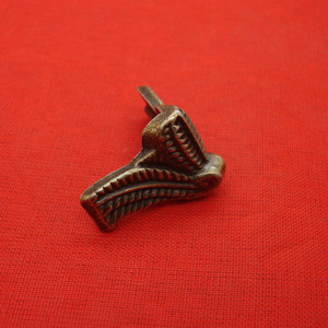 Le petit modèle C014 de Chengyu <span class=keywords><strong>a</strong></span> une base en bronze, une boîte en bois en alliage de zinc, des coins inférieurs et quatre côtés du vin avec Hardwar - Product Image 2