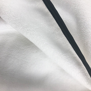 Peignoir en microfibre blanc 380g en fibre de polyester pour femme, idéal pour l'été - Product Image 2