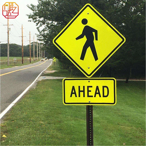 لافتة تحذيرية صفراء فسفورية لعبور المشاة متوافقة مع معايير MUTCD - لافتة أمان للطرق بسهم اتجاهي للشوارع الأمريكية - Product Image 2