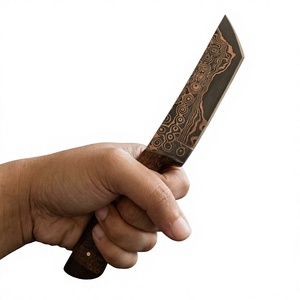Cuchillo de Hoja Fija de Acero Damasco y Cobre con Mango de Madera, Personalizable, para Caza, Camping y Supervivencia - Product Image 1