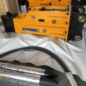 Martillo hidráulico silencioso tipo caja sb70 de Soosan para construcción y demolición, rompedor de rocas para excavadoras de 16-21 toneladas. - Product Image 5