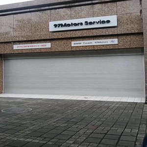 Volets roulants isolés en aluminium sur mesure, portes de <span class=keywords><strong>garage</strong></span> de sécurité automatiques et manuelles de luxe pour villas, vente en gros pour fabricants - Product Image 2