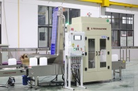 Machine de remplissage automatique à 4 têtes droites anticorrosion pour produits de blanchiment, 1L, 5L, 20L