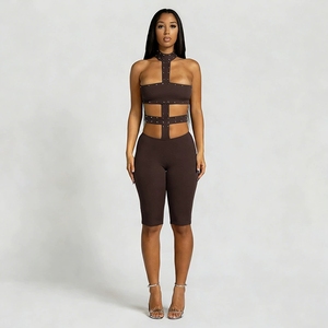 641 Nuevo Mono de Color Liso con Cuello Alto y Ajuste Ceñido que Estiliza la Figura - Product Image 5
