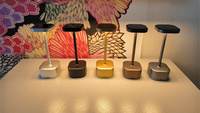 Usine directe lampe de Table LED intelligente lampe de bureau sans fil Portable moderne corps en aluminium batterie de qualité carrée pour Restaurant hôtel