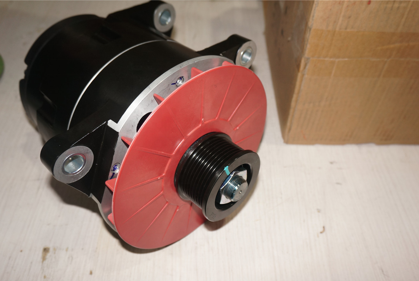 Bus Alternator 3701-01135 - Reliable Power for Falcons