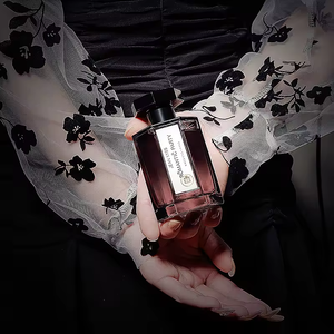 น้ำหอมคุณภาพสูง 100 มล. ยี่ห้อโคโลญจน์ ชาร์ม น้ำหอมกลิ่นสดชื่น ติดทนนาน บอดี้สเปรย์ - Product Image 3