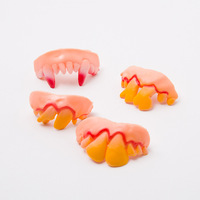 Prothèses et dents noires d'Halloween Dents de lapin Blague Drôle en plastique Doux Bretelles Peluche Blague