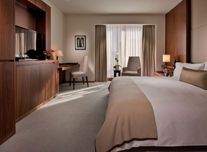 Juego de Muebles de Dormitorio Contemporáneos de Madera Sólida, Colección Moderna de Estilo Hotelero en Blanco y Dorado para Habitaciones de Huéspedes - Product Image 2